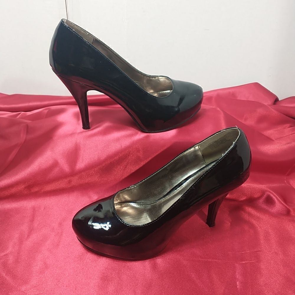 Unlisted  Black Heels woman's SZ 10M
